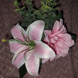 Pink Artificial Flower Vase Decoration. 