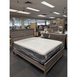 Mandan 4 pc Queen Bedroom Set