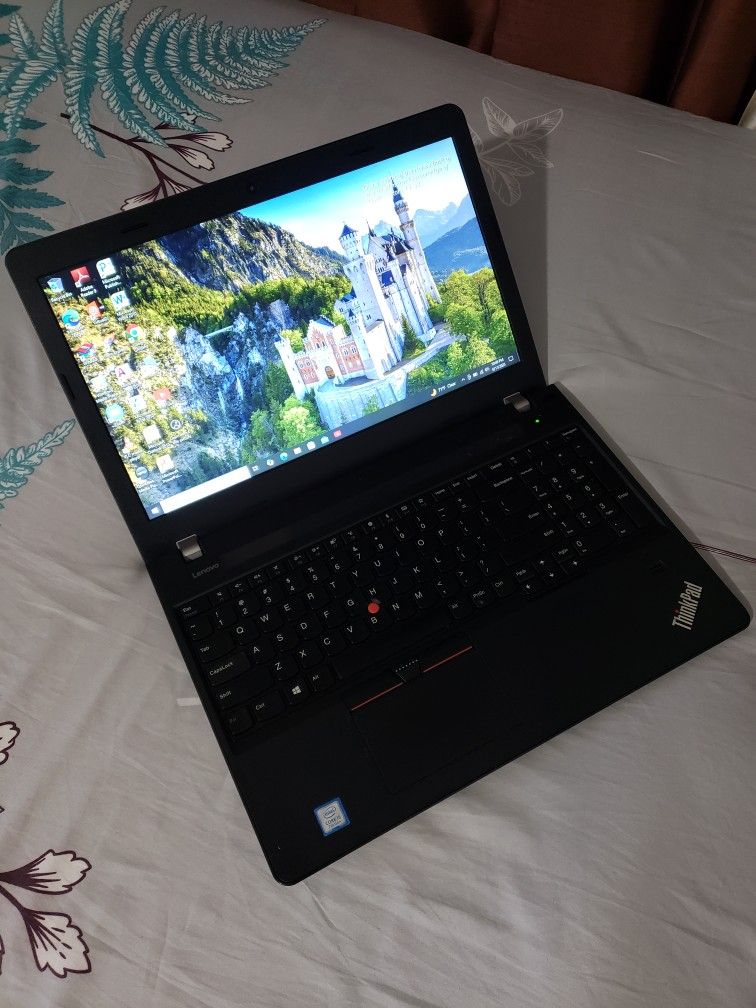 15.6"inch Intel Core i5 Lenovo Laptop, 500GB HDD, 8GB RAM, Fingerprint, Inbuilt Bluetooth, HDMI, WebCam And a DVD RW📀. Windows 10 Installed.
