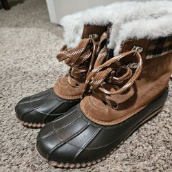 Womans Duck Boots $25 