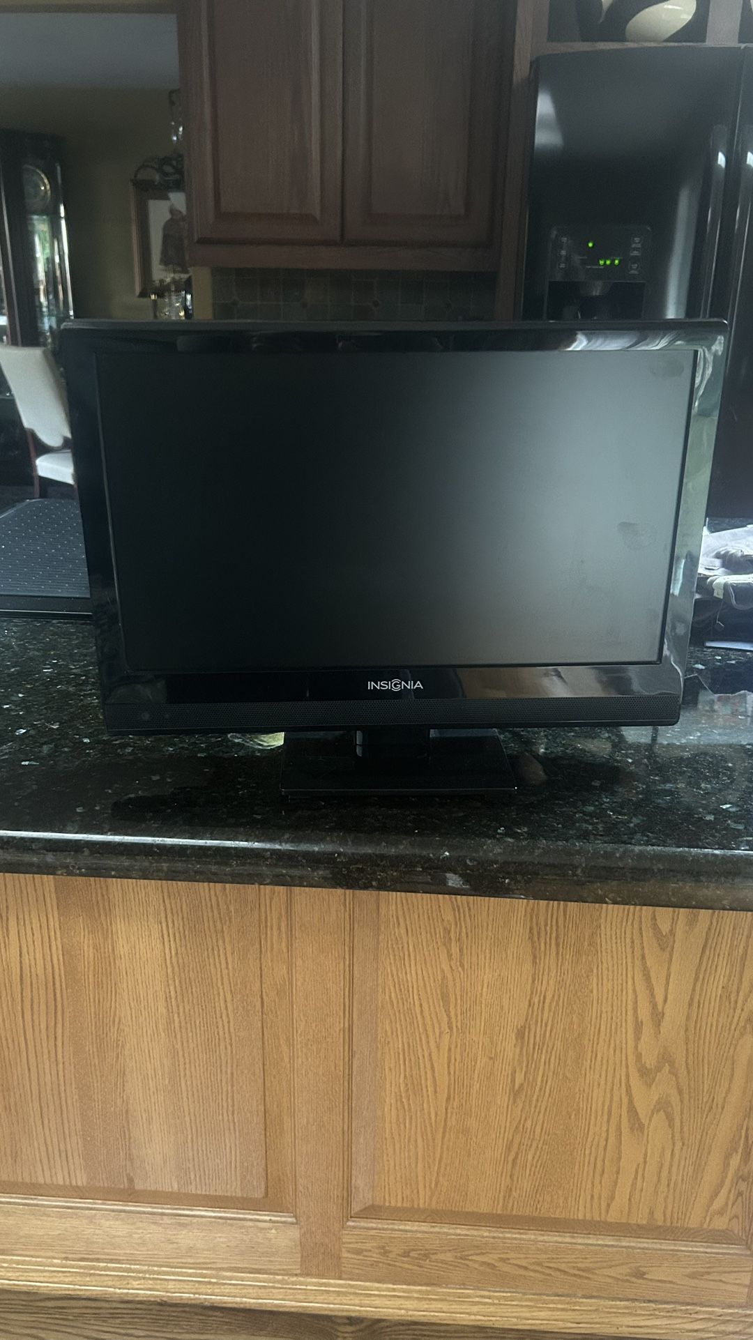 19” Insignia TV