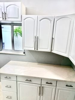 Available CABINETS & DRAWERS, wood like new. SS Hardware included. First come! Uppers & Lowers