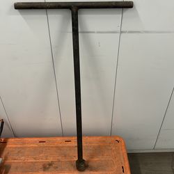T wrench for water main