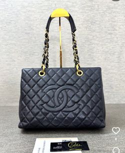 CHANEL GST BLACK