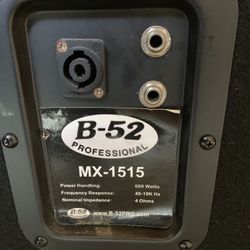 B-52 Profesional Speakers.