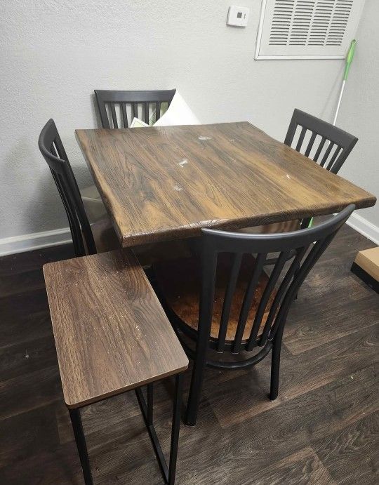 Dining Table Set With Stands