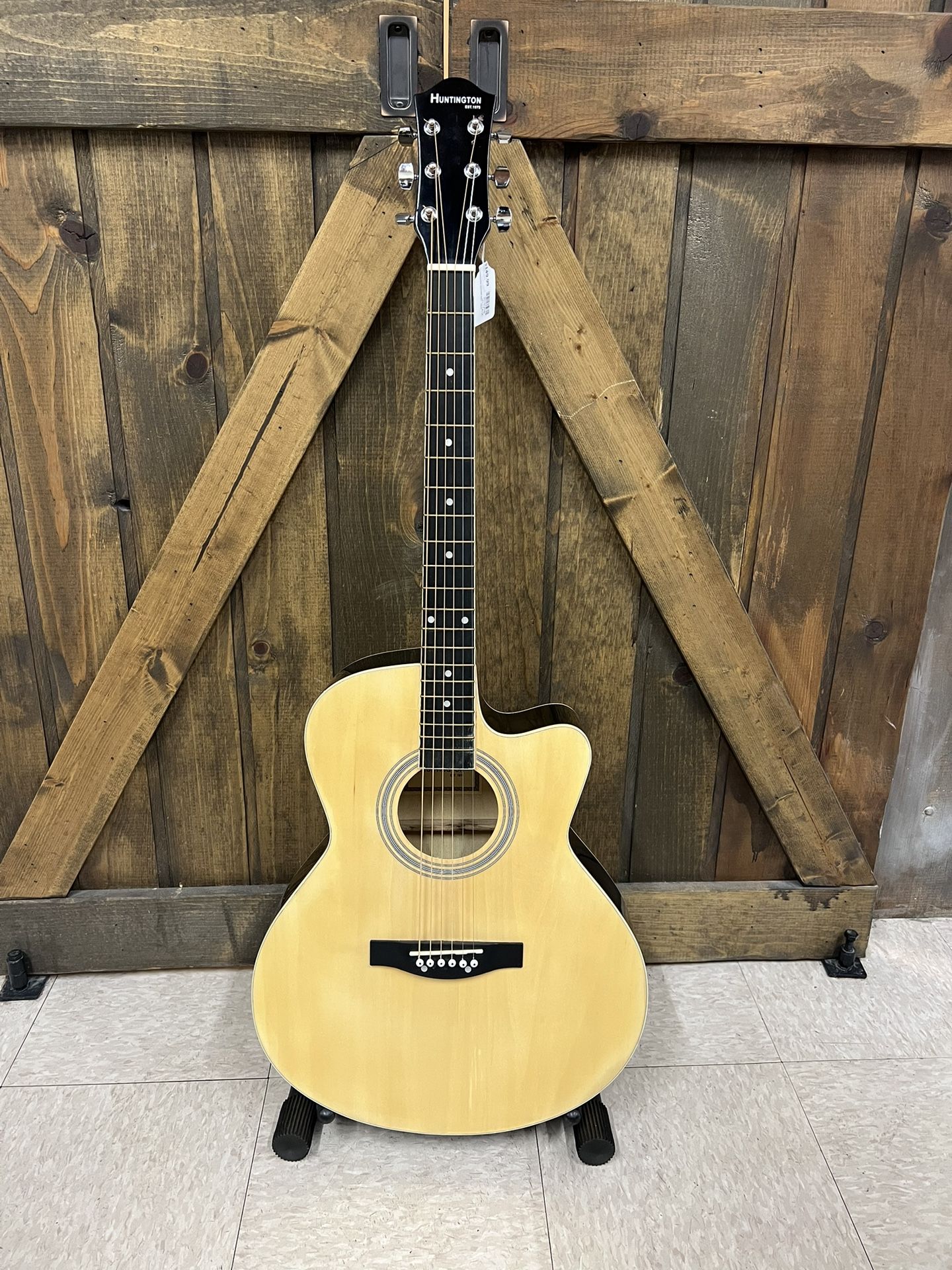 Huntington Acoustic Guitar *3790