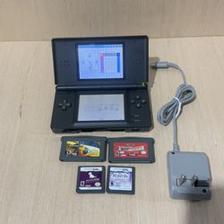 Nintendo DS Lite Handheld Console Black w/Case & 4Games-Charger Tested Good Read  