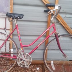 $200 SCHWINN WORLD SPORT BIKE