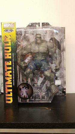 Ultimate Hulk figure marvel select