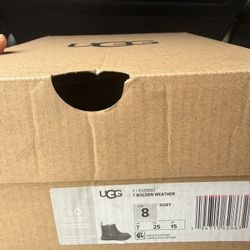 Boys UGG boots Size 8
