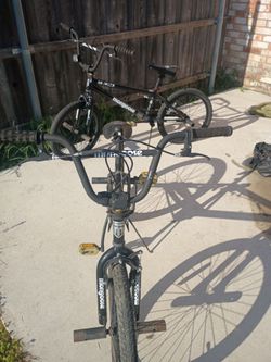 black Mongoose bike 1 for 80$ 2 for 180