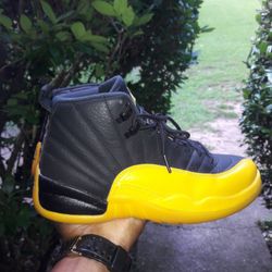 ** NIKE AIR JORDAN 12 RETRO UNIVERSITY GOLDEN SNEAKERS/ SIZE 8 ** $125