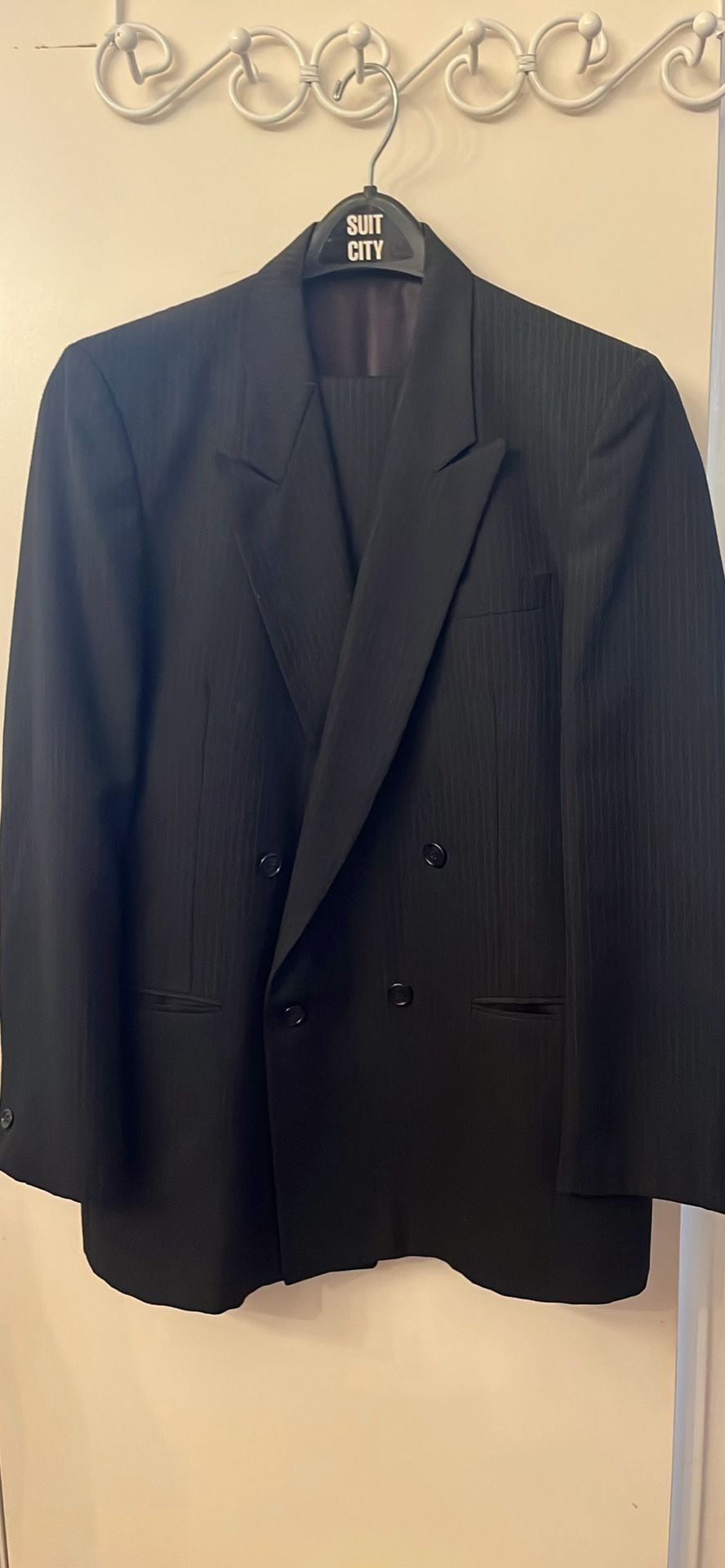 Men’s Suit Sasson Collection