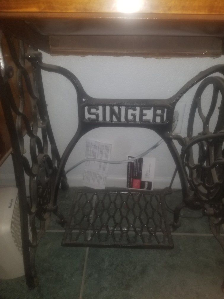 Antique Sewing Machine Singer