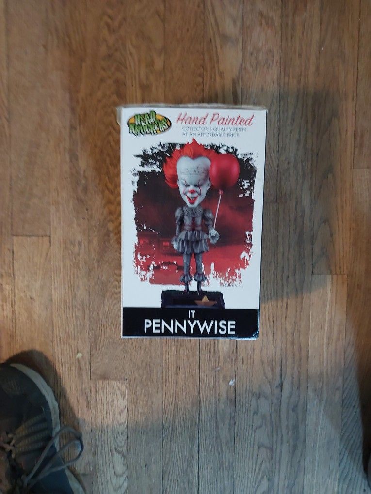 Pennywise Hand Painted Collectible Figurine Over 12 In Tall