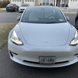 2023tesla model 3 white exterior,white interior