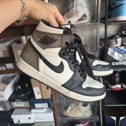 Jordan 1 Mocha Brown Size 9