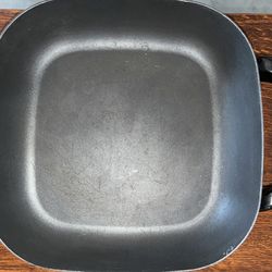 Cuisinart Electric Skillet 15X12 for Sale in Romansville, PA - OfferUp