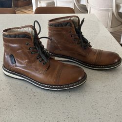 Men’s boots size 11