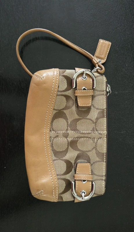 Coach Wristlet Authentic