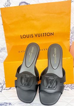 Authentic Louis Vuitton sandal size 10