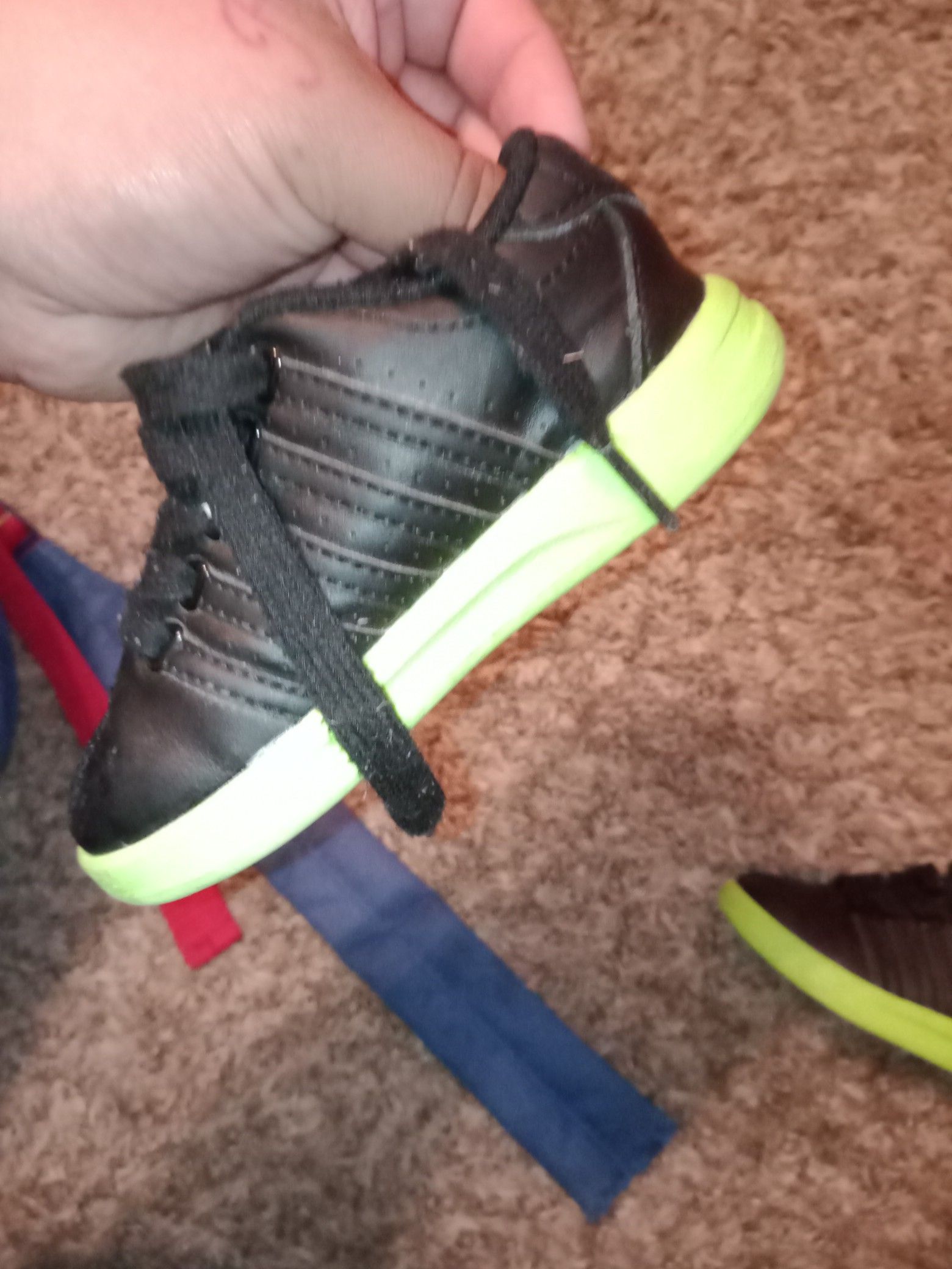 Boys shoes