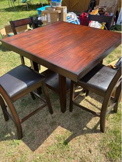 Dining room table