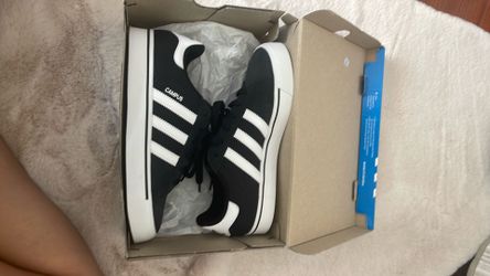 Adidas campus