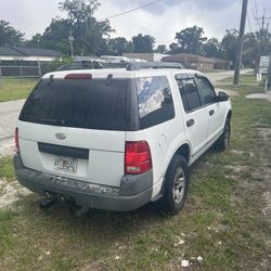 2005 Ford Explorer