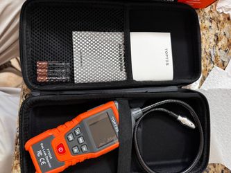 Gas leak detector
