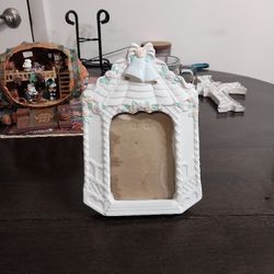 Vintage Porcelain Or Ceramic,Papel Freelance ,Wedding  Picture Frame Stand