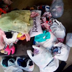 Lots Of Clothes Lil Girls Men's Womans