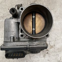 2006 - 2013 Lexus IS250 A/T 2.5L Throttle Body Assembly | 22030-31020