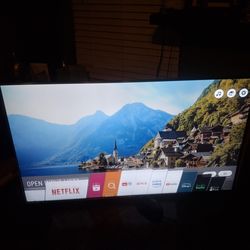 70 inch LG Smart Tv W Remote,  Can Deliver For Xtra $10