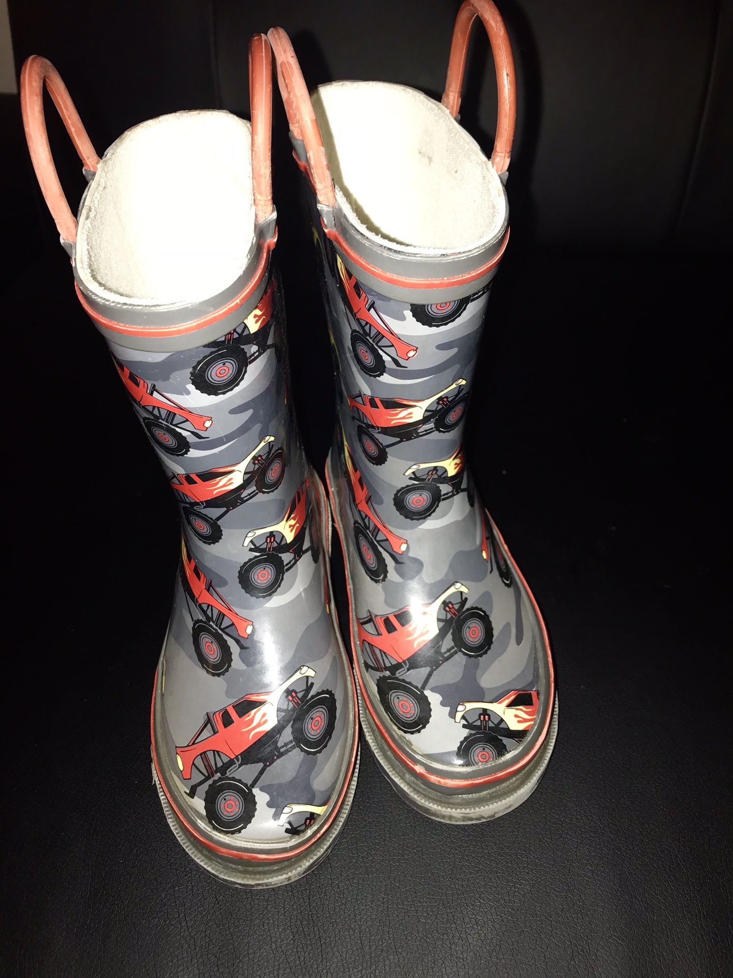 Toddler rain boots size 9c