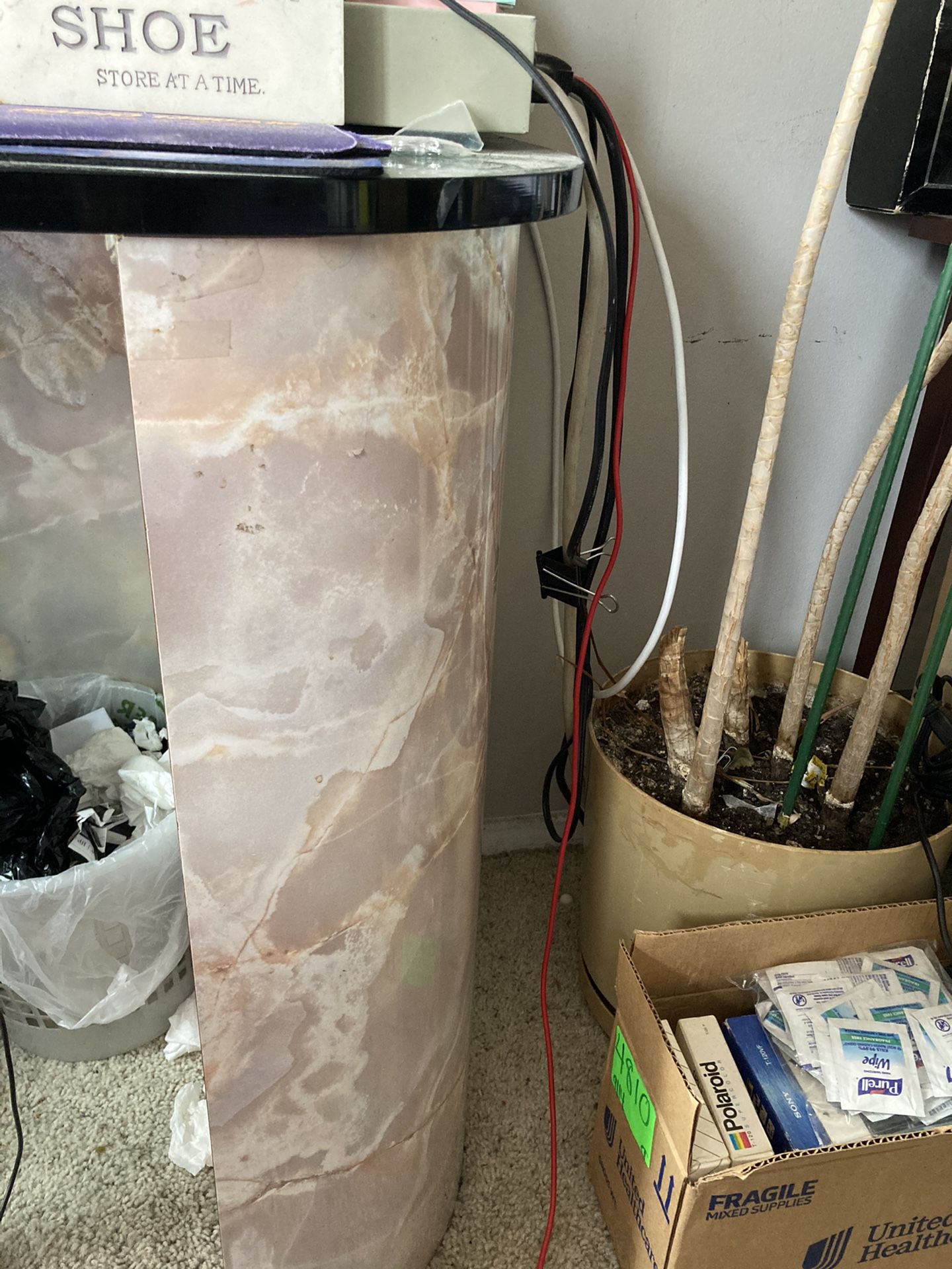 Marble like desk 