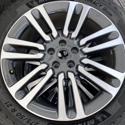 Land Rover Set Of 4 Wheels And Tires