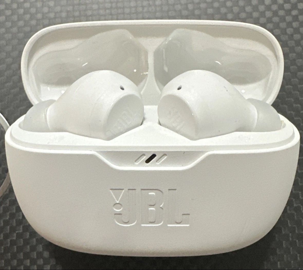 JBL Vibe Beam True Wireless In-Ear Headphones - White (JBLVBEAMWHTAM)