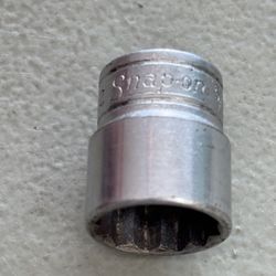 Snap-on F201 3/8" Drive 12-Point SAE 5/8"  Shallow Socket USA. 1952 date code 