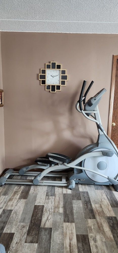 Elliptical XE150 400.00