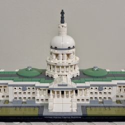 Lego Architecture United States Capitol Building Set 21030 - Retired Complete (2016)
