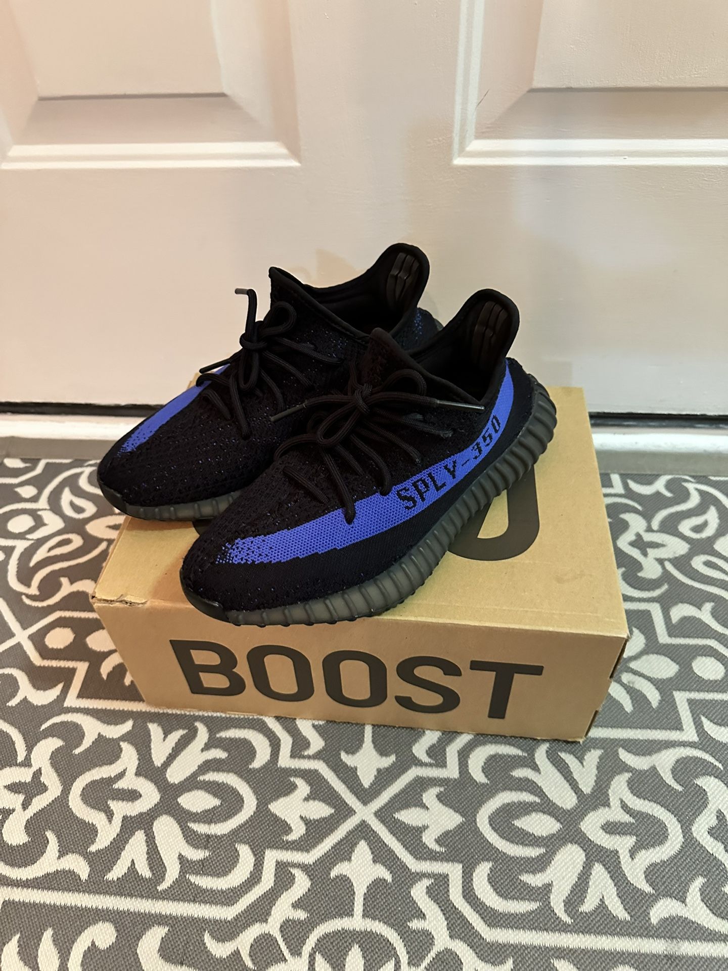 Yeezy Sz 8 Used 