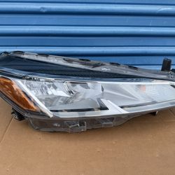 2021,2022,2023,2024 Nissan Kicks Headlight/Foco Delantero Rh Passenger Oem,Original