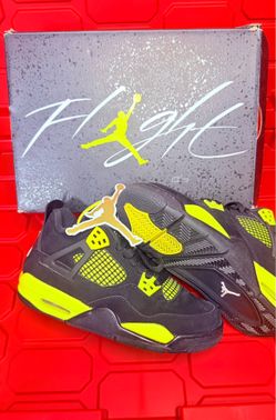 Jordan 4 thunder size 5.5y / fits 7wmns $65 firm authentic