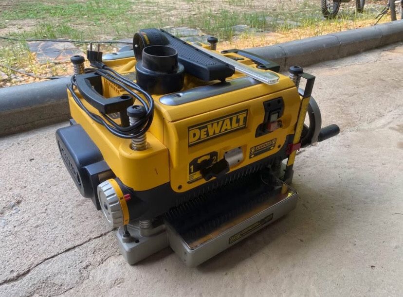 Dewalt Thickness Planer DW735