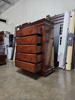 Dresser