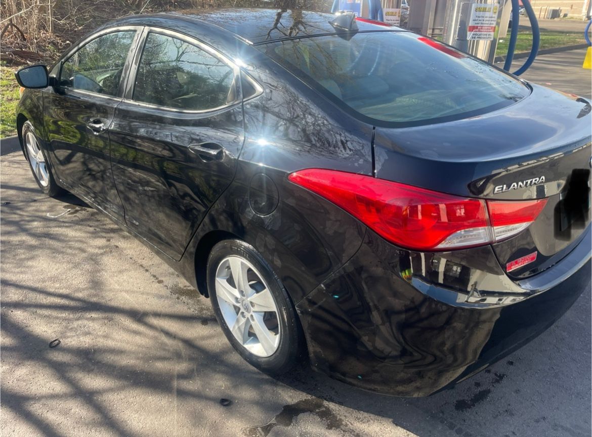 2012 Hyundai Elantra $1995
