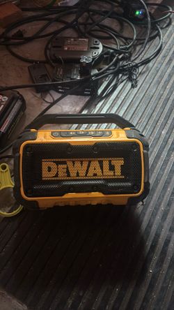 DeWalt radio