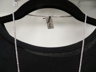 Elegant Adjustable Necklace with Brilliant Crystals